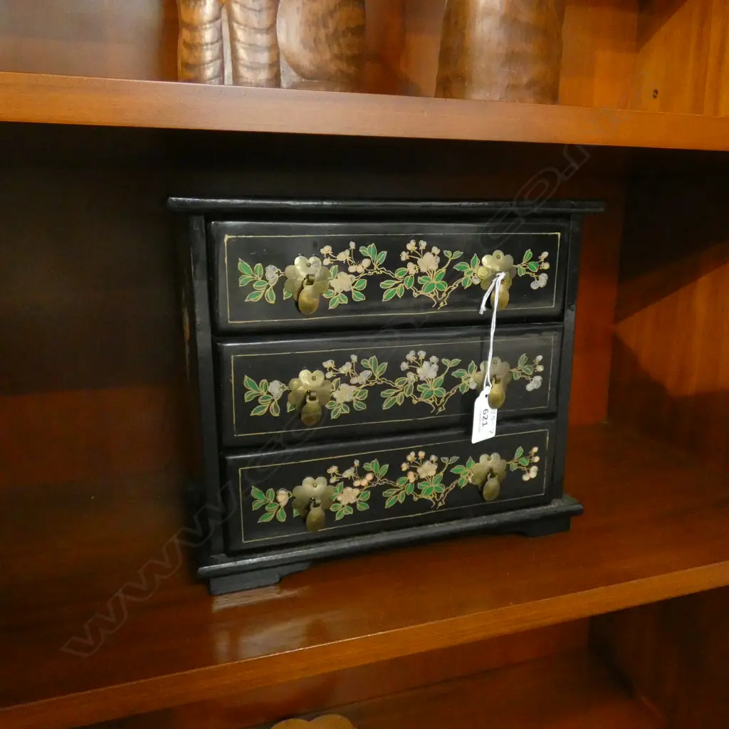 SM ORIENTAL DESIGN 3 DRAWER CHEST 272 x 140  x 237mm. Image 1++
