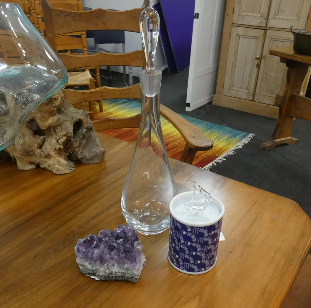 3 CRYSTAL ITEMS; PURPLE AMETHYST, PIANO & DECANTER Image 1++