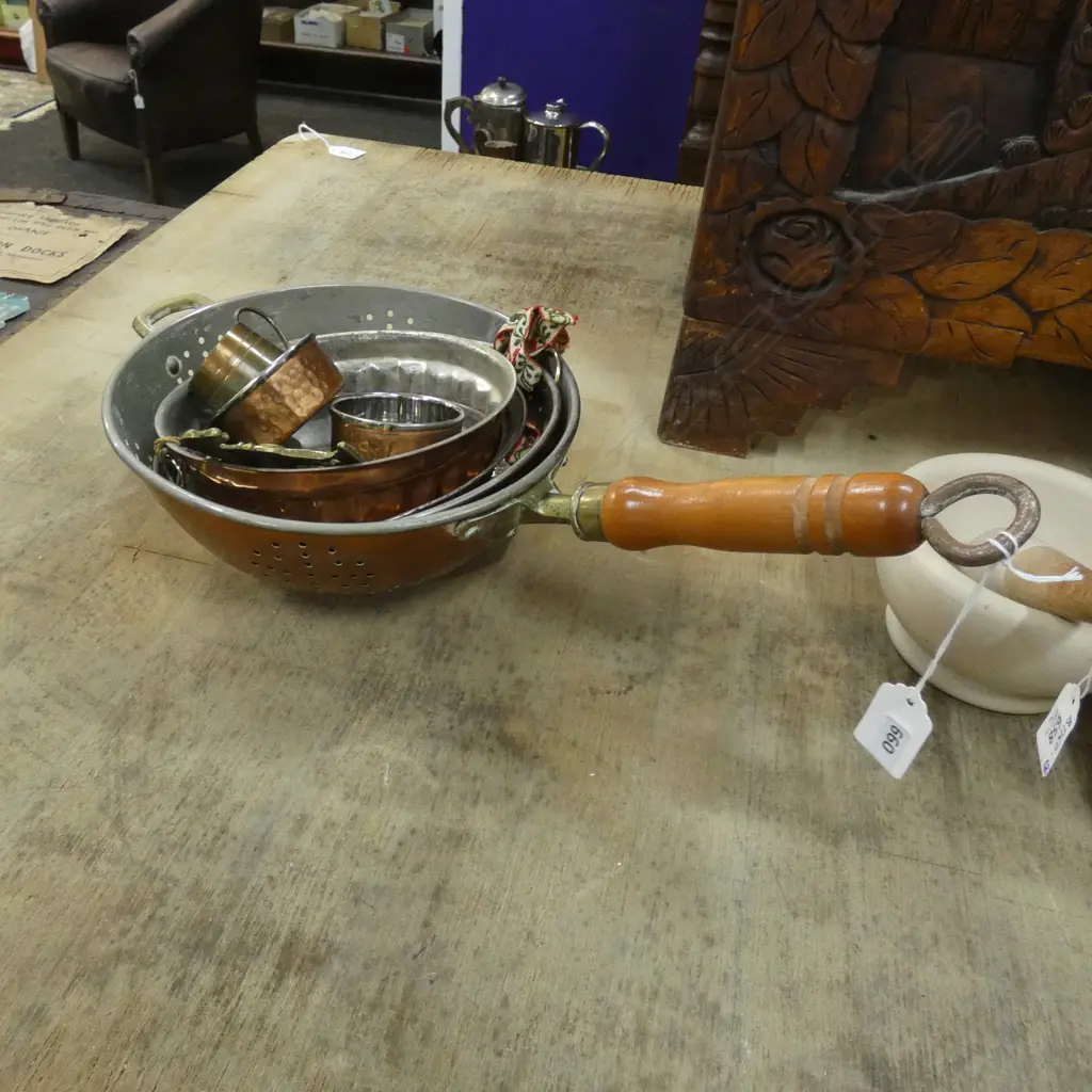 COPPER COLANDER AND CONTENTS Image 1++