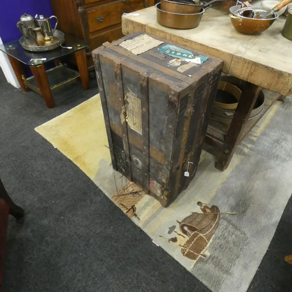 VINTAGE TRAVEL TRUNK... Image 1++