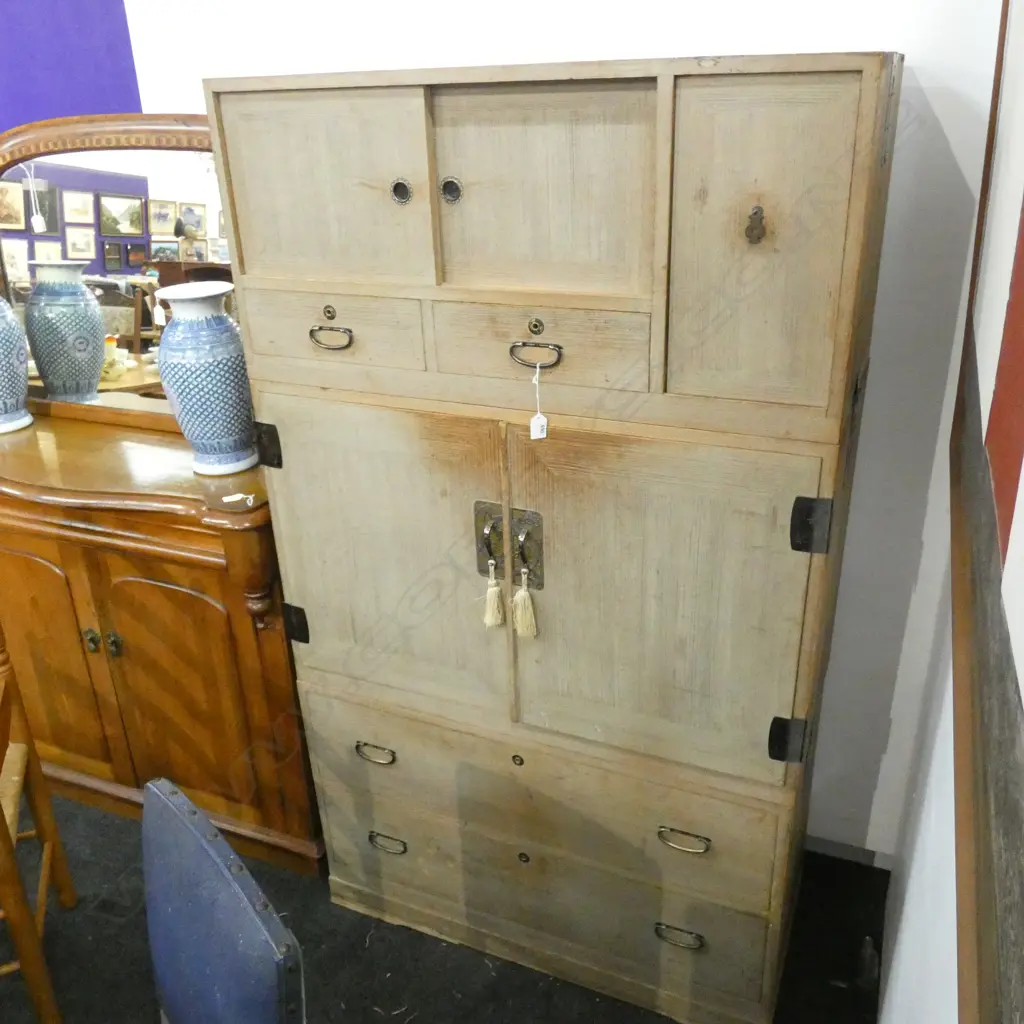 LARGE 3 PCE ORIENTAL CABINET 940 x 420 x 1640mm Image 1++