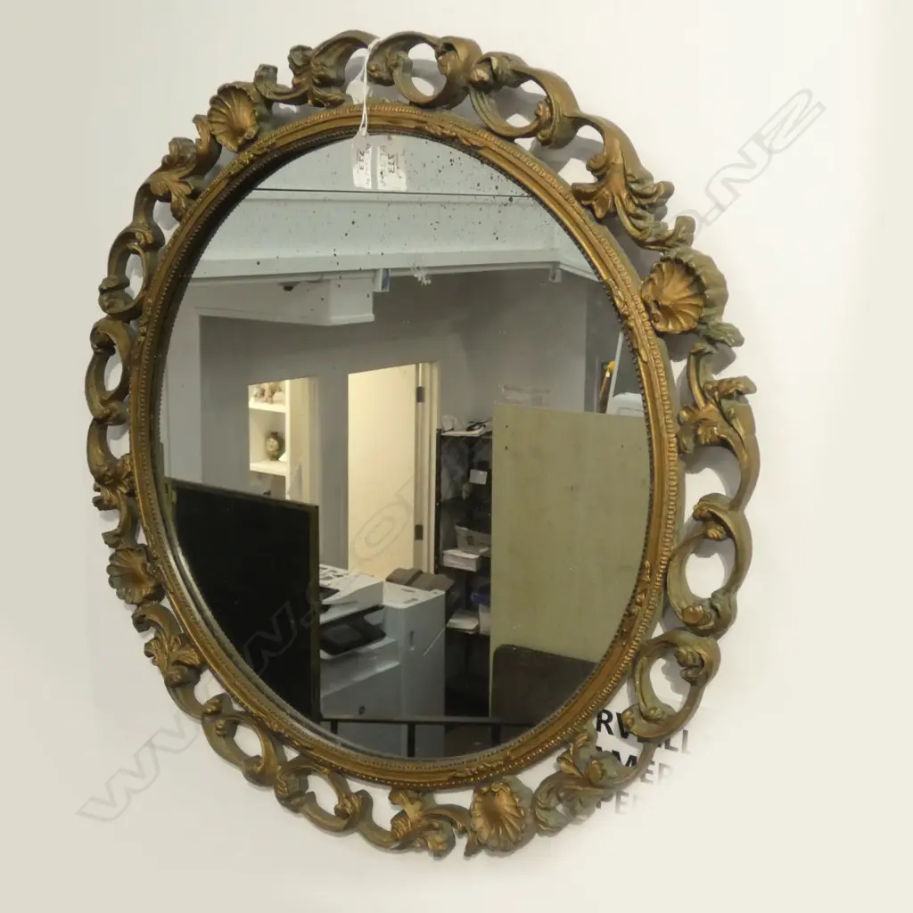 VINTAGE GILT FRAMED MIRROR 530mm dia Image 1++