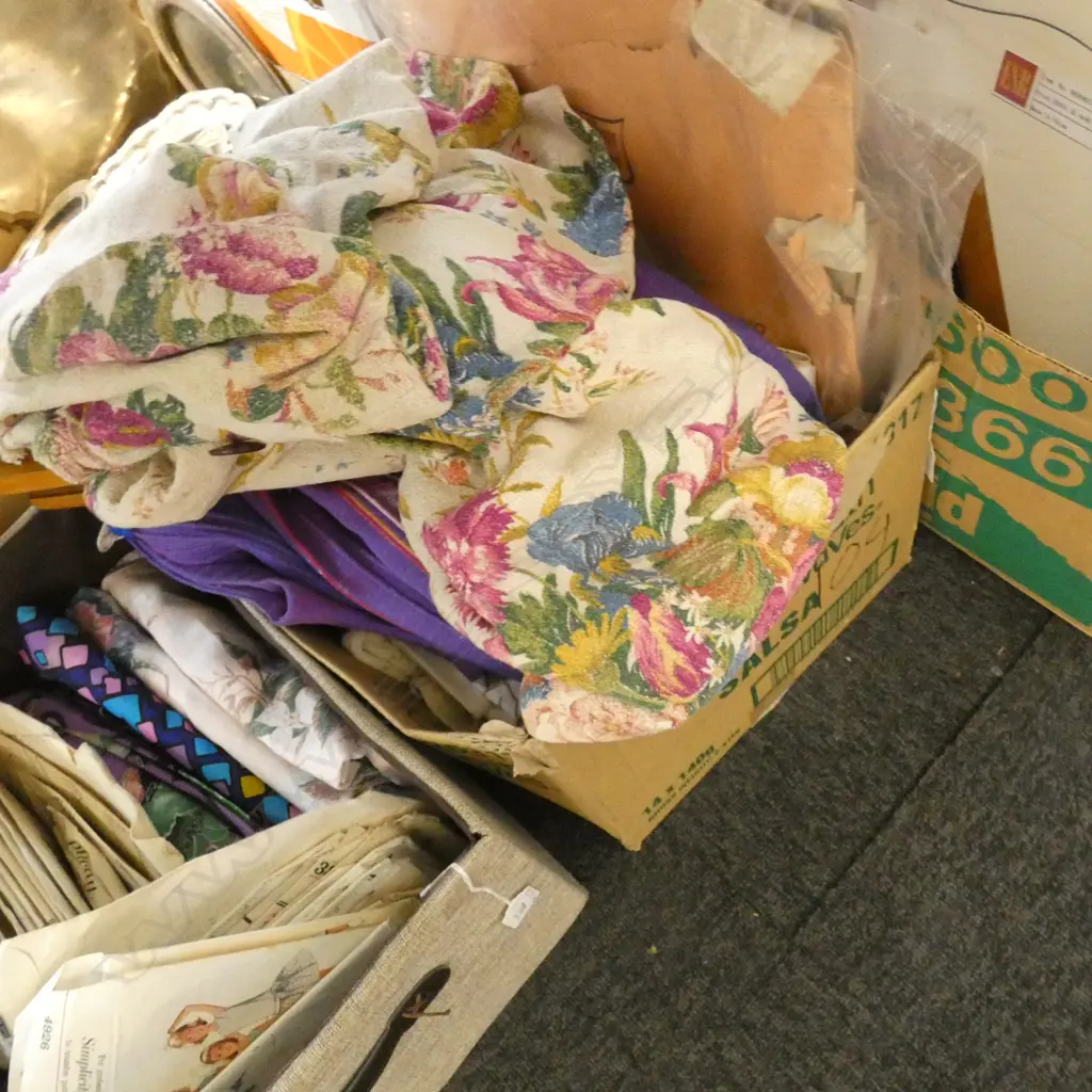 BOX LOT ASST. LINENS, FUR STOLE, VINTAGE FASHION, ANDES TEXTILES BOOK ETC Image 1++