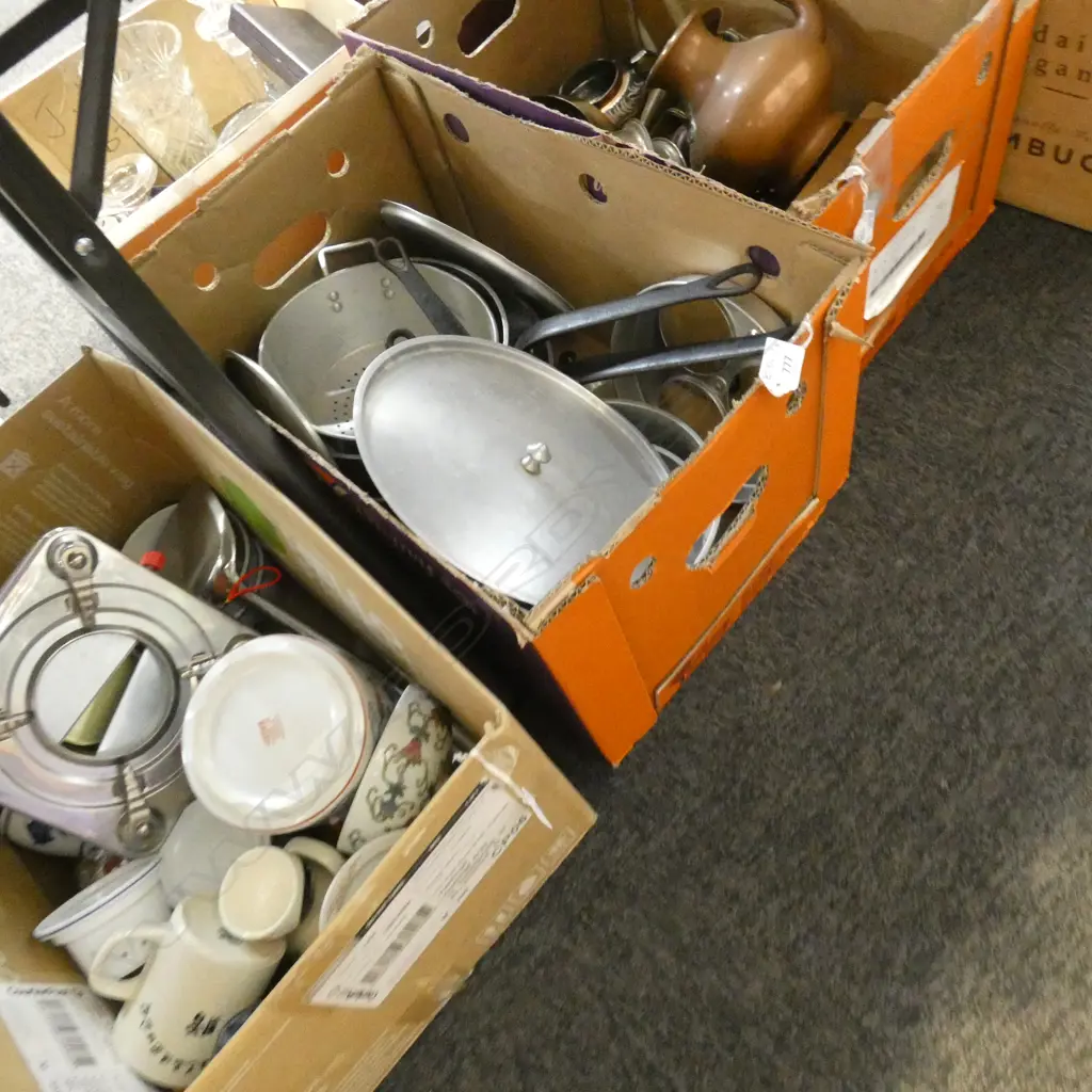 BOX VINTAGE ALUMINIUM POTS Image 1++
