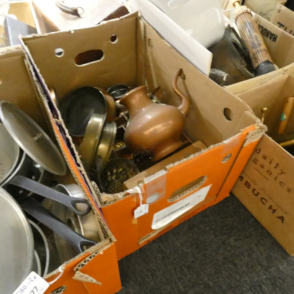 BOX ASSORTED COPPER & BRASS Image 1++