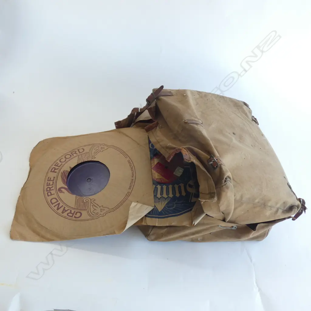 LGE OLD CANVAS SATCHEL OF OLD 78RPM RECORDS Image 1++