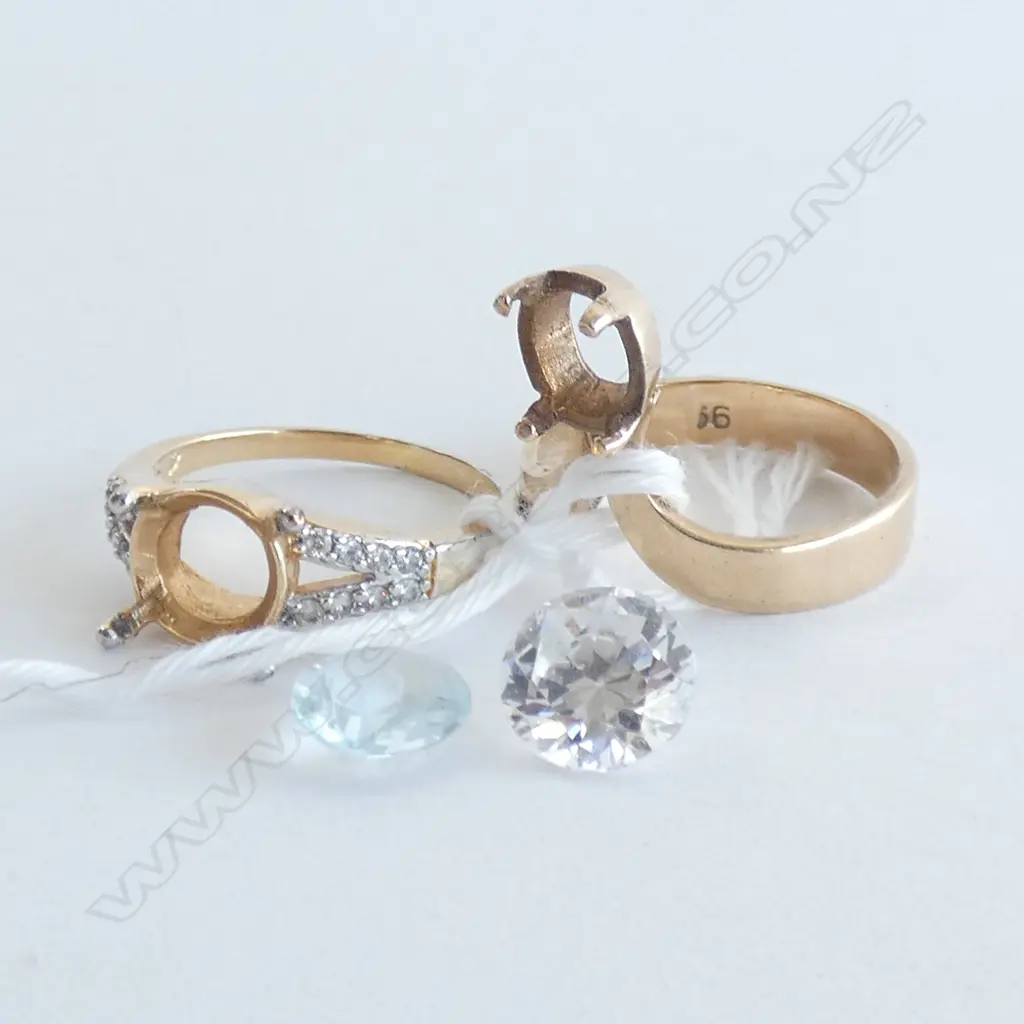 9CT GOLD RING and GOLD PLATE RING (both require stones refixing) 4.90gm Image 1++
