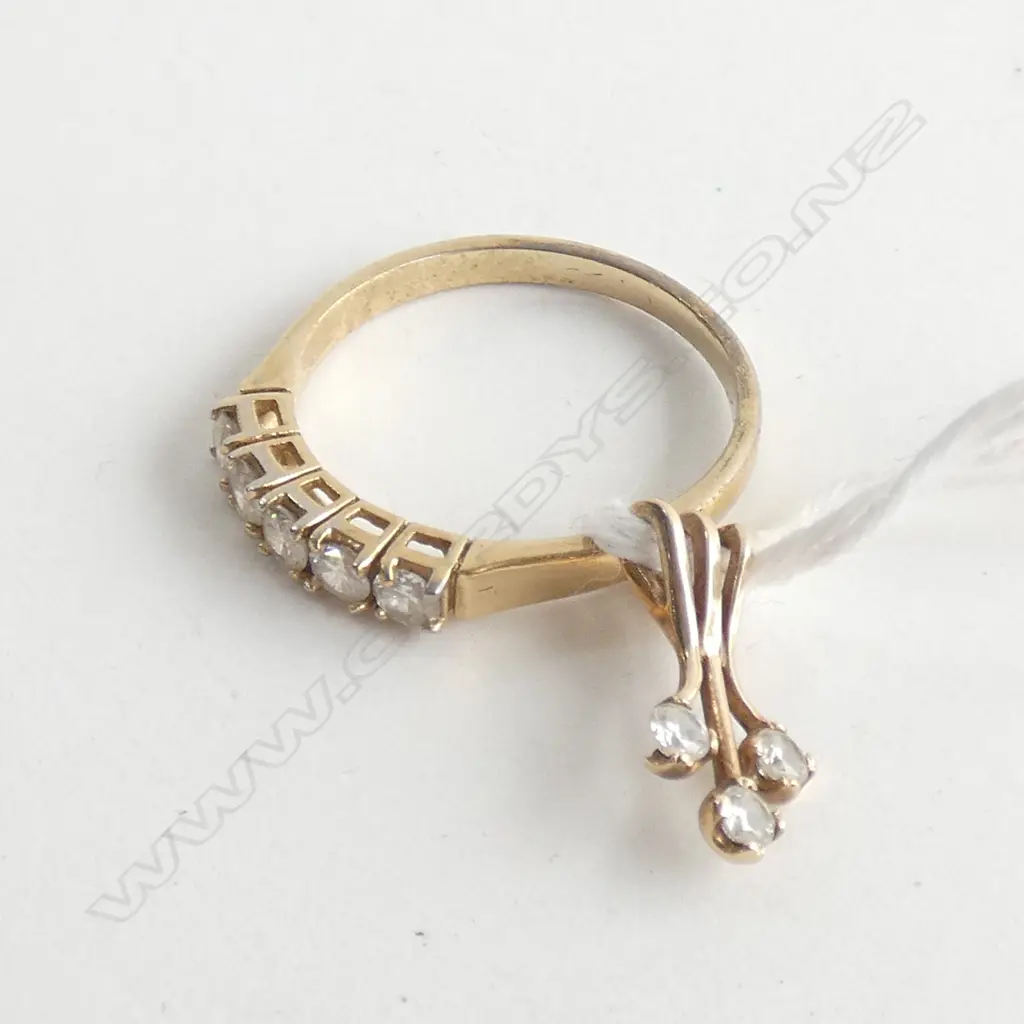 LADIES DRESS RING W CZ + PENDANT Image 1++