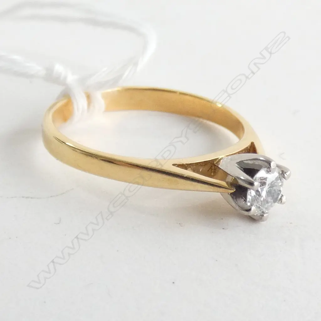 18K YELLOW GOLD DIAMOND SOLITAIRE RING Image 1++