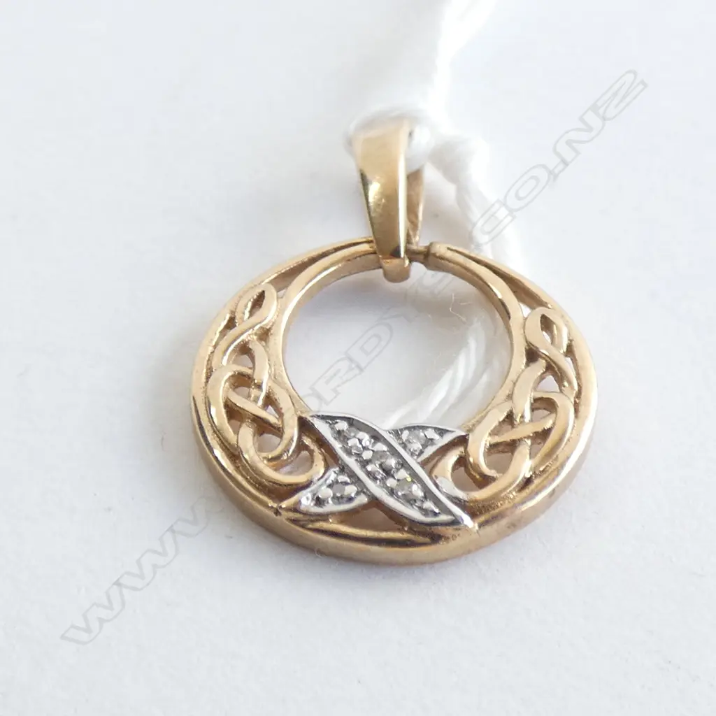 9CT GOLD CHARM 1.21gm Image 1++