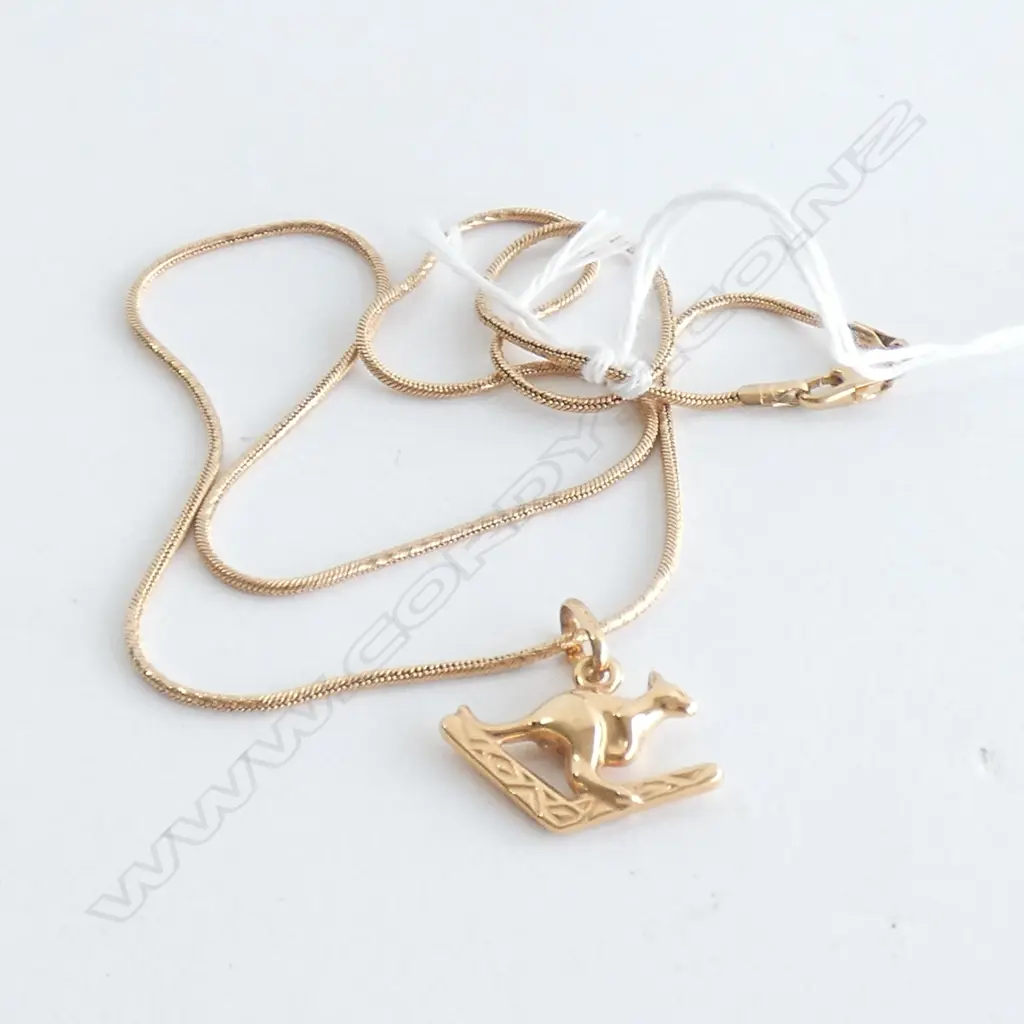 9CT GOLD CHAIN AND KANGAROO CHARM 4.37gm Image 1++