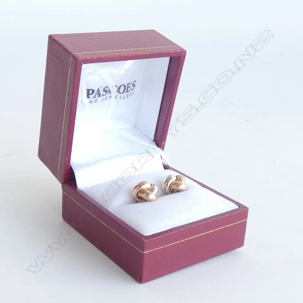 PAIR 9CT GOLD KNOT EARRINGS 1.70gm Image 1++