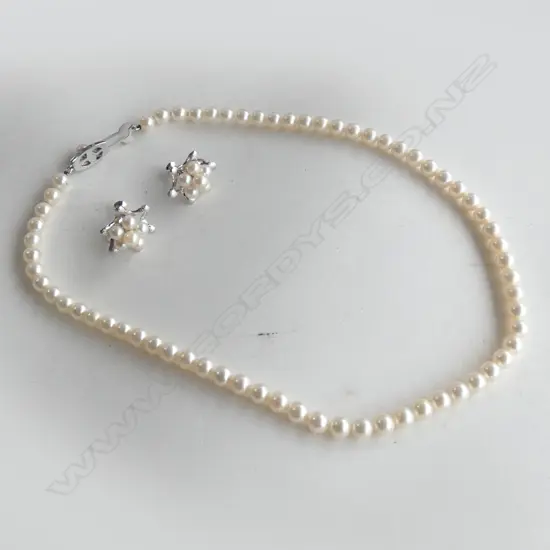 CULTURED PEARL NECKLACE AND EARRINGS