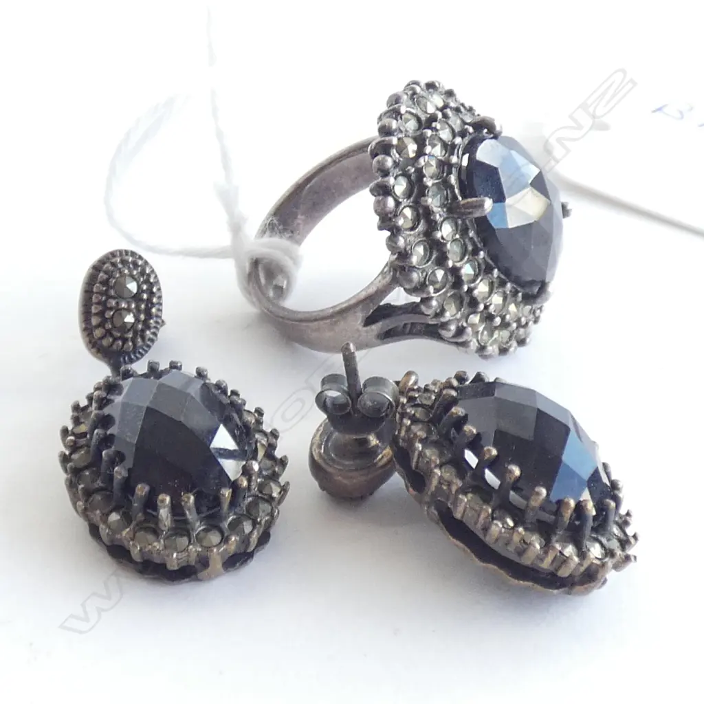 SILVER AND MARCASITE RING AND EARRINGS Image 1++