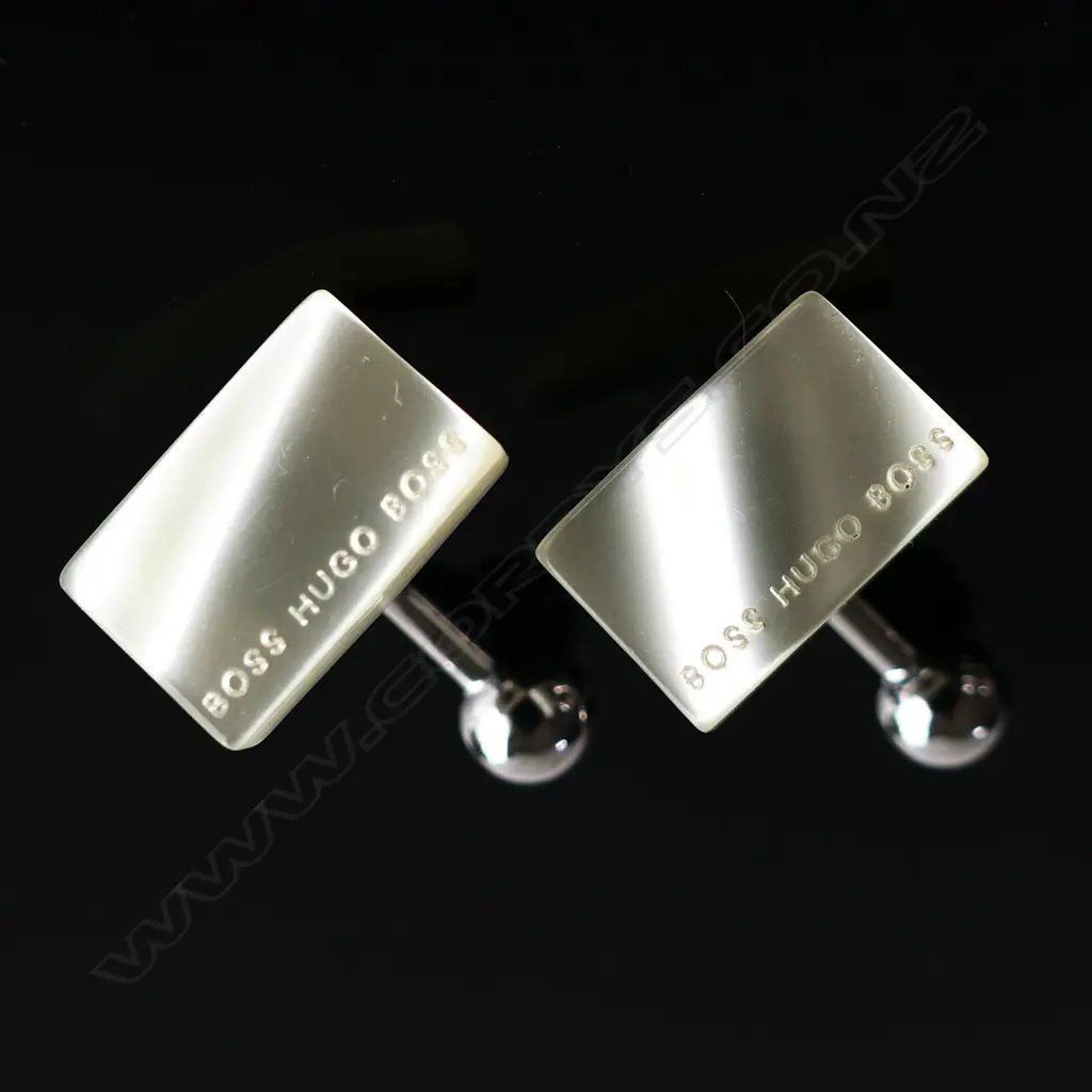 PR HUGO BOSS SILVER CUFFLINKS Image 1++