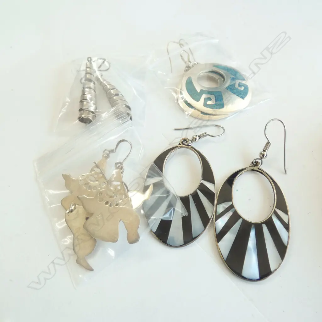 4 SETS OF SILVER EARRINGS Image 1++