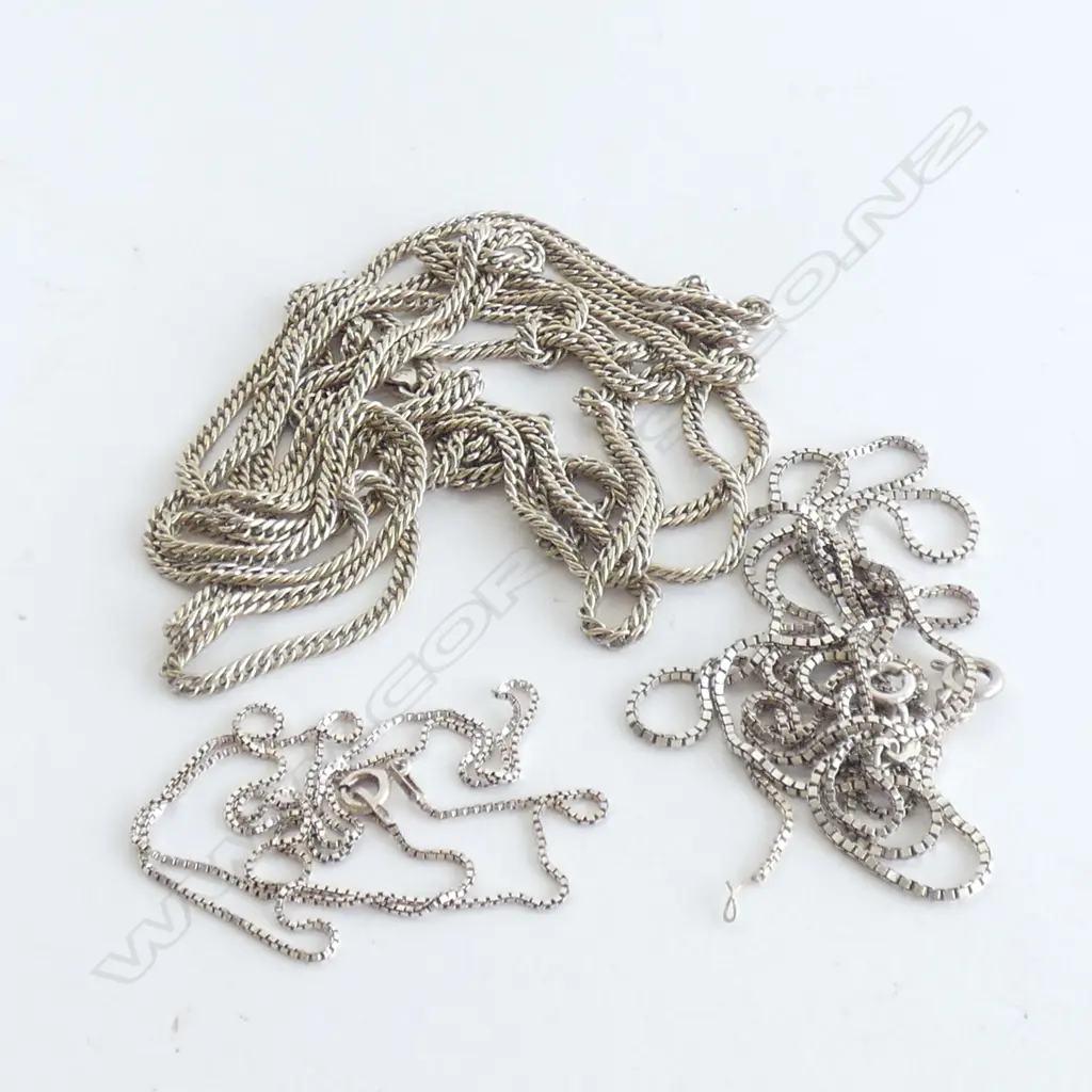 MODERN SILVER MUFF CHAIN & 3 OTHER CHAINS ONE A/F Image 1++