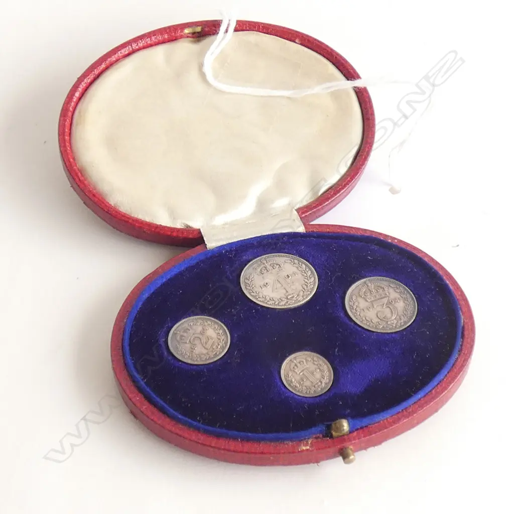 1904 MAUNDY MONEY in original box Image 1++