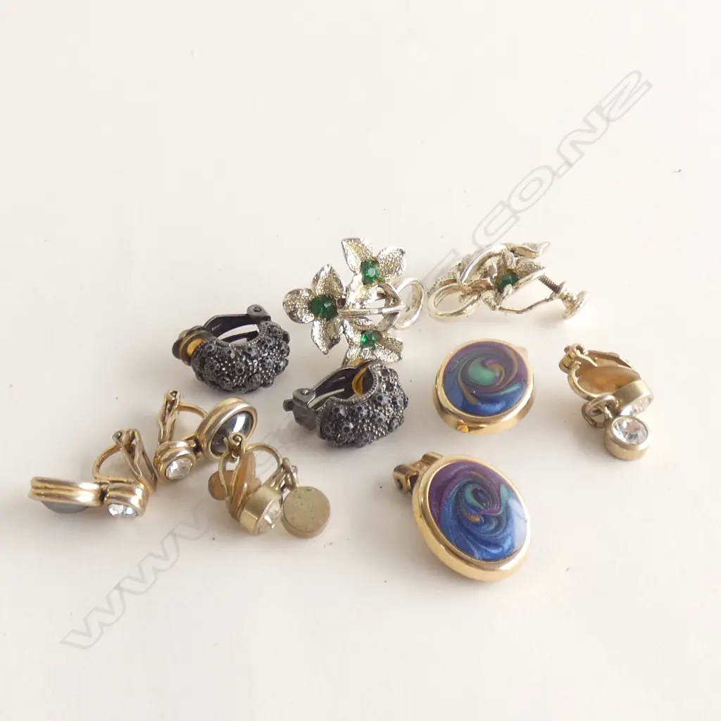 5 PR EARRINGS / CRYSTAL DROP ETC. 4 CLIP & 1 SCREW Image 1++