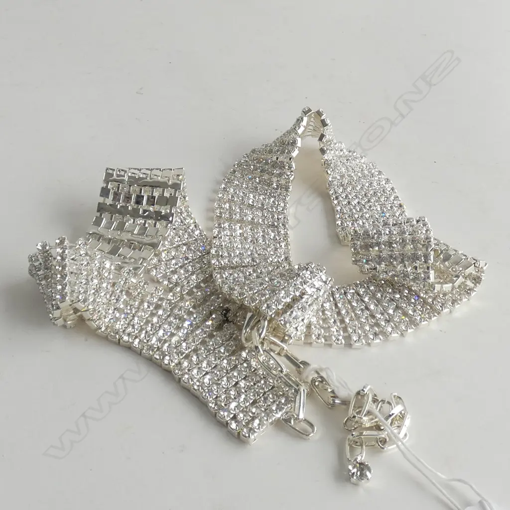 DIAMANTE STUDDED BELT Image 1++