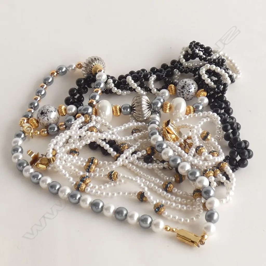 3 ASST BEAD NECKLACE WITH FAUX PEARL & GOLD TONE DETAILING + BRACELET Image 1++