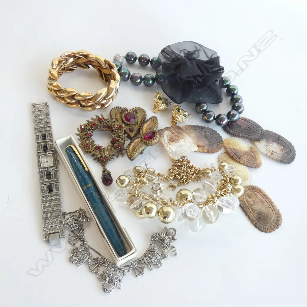 ASST. COSTUME JEWELLERY, PEN ETC Image 1++
