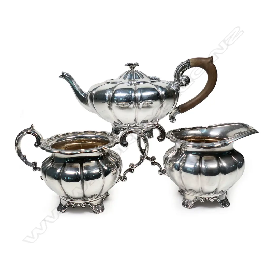 A heavy Canadian .925 silver three-piece tea set, by Roden Bros/ Birks, late 19thC, Image 1++