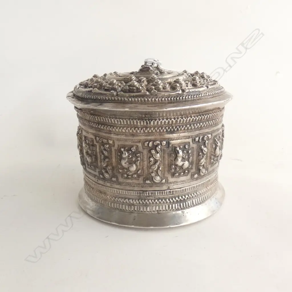 INDONESIAN SILVER LIDDED CONTAINER EMBOSSED WITH BIRDS Image 1++