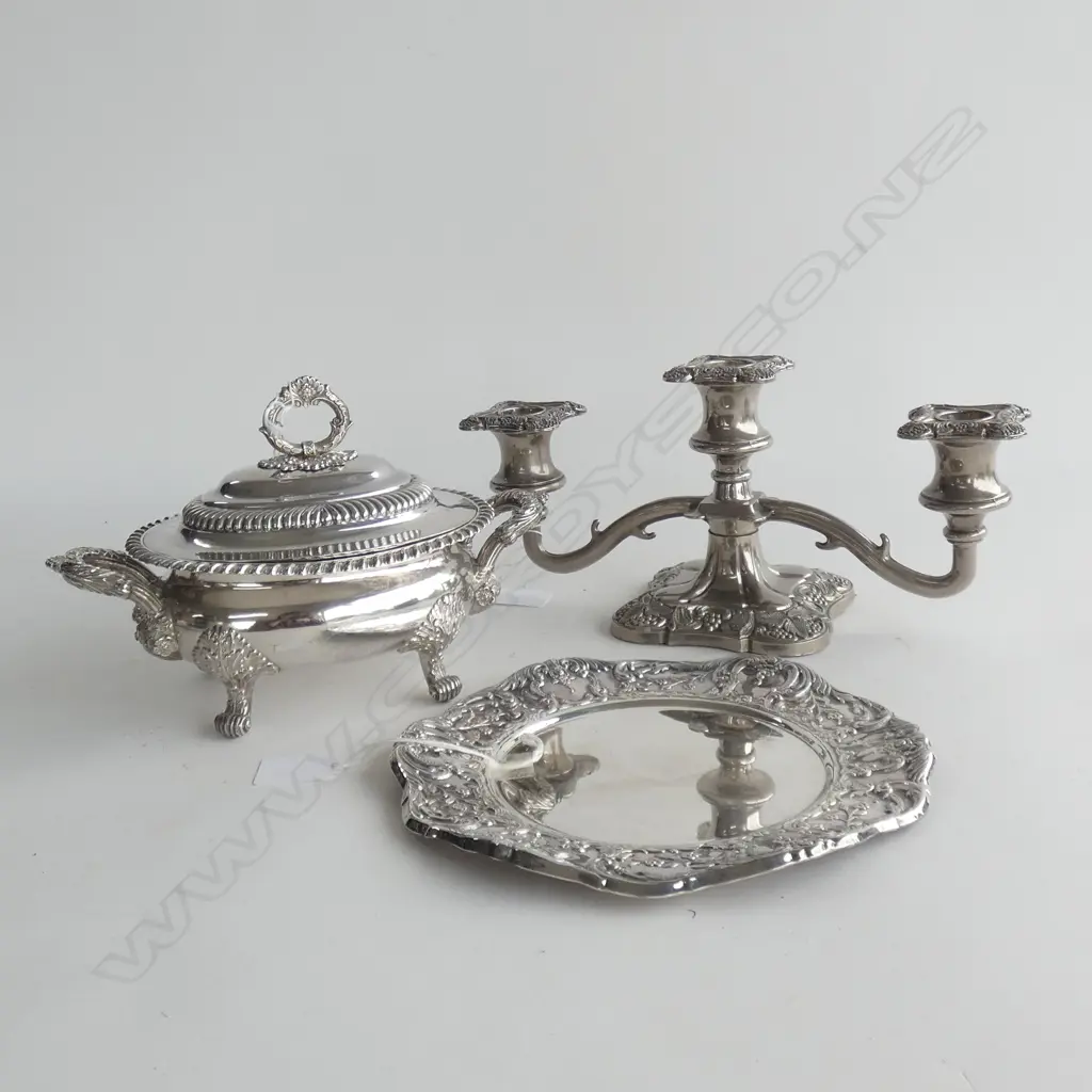 3 PCS SILVER PLATE; TRAY (DIA 205MM) LIDDED SAUCE DISH & 3 ARM CANDELABRA L 280MM Image 1++