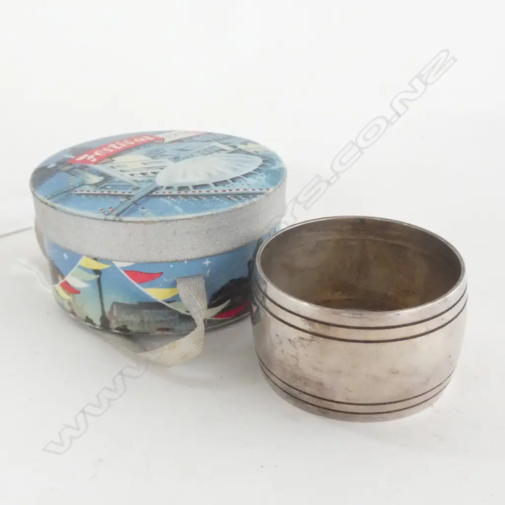 1951 FESTIVAL OF BRITAIN BOX WITH EP NAPKIN RING Image 1++