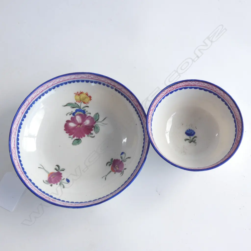 A STAFFORDSHIRE TEA BOWL AND SAUCER, 18TH CENTURY Image 1++