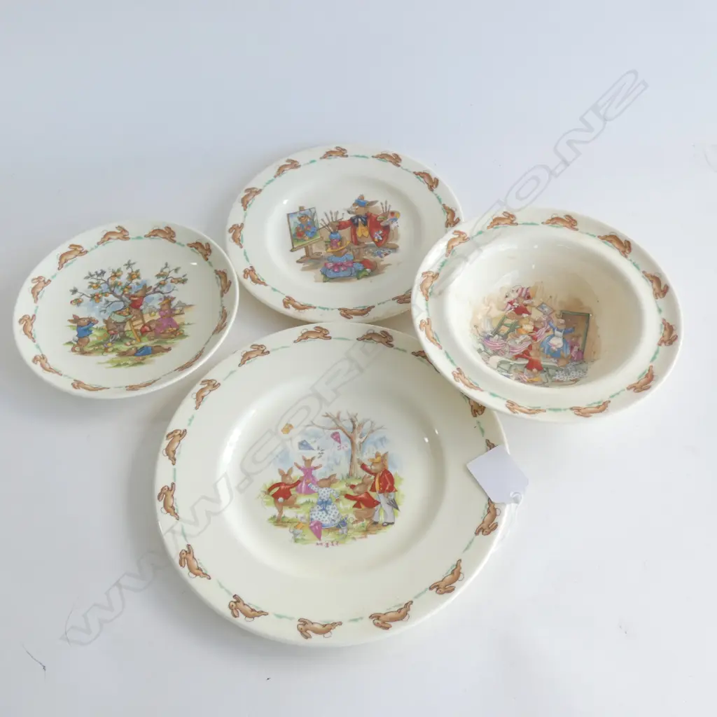 A ROYAL DOULTON BUNNYKINS BOWL AND PLATES Image 1++