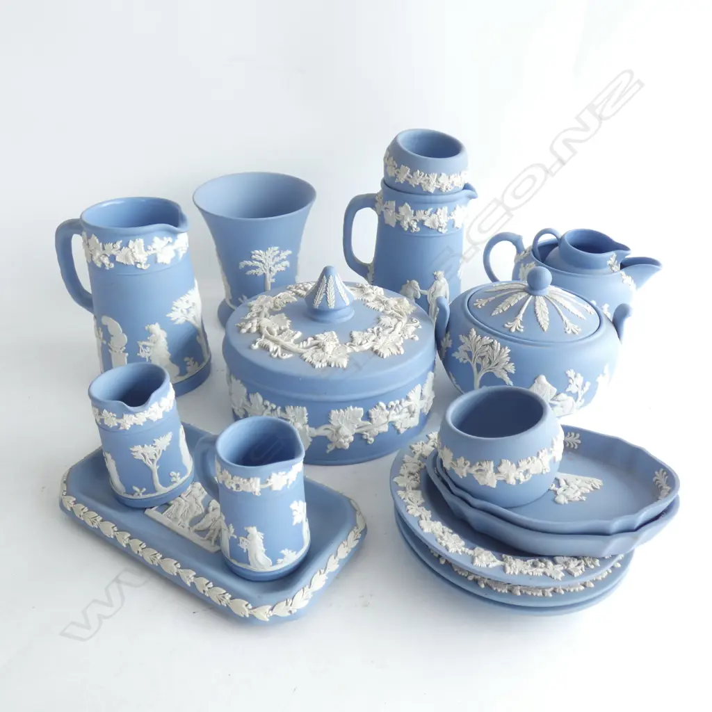SIXTEEN PIECES ASSORTED BLUE JASPERWARE Image 1++