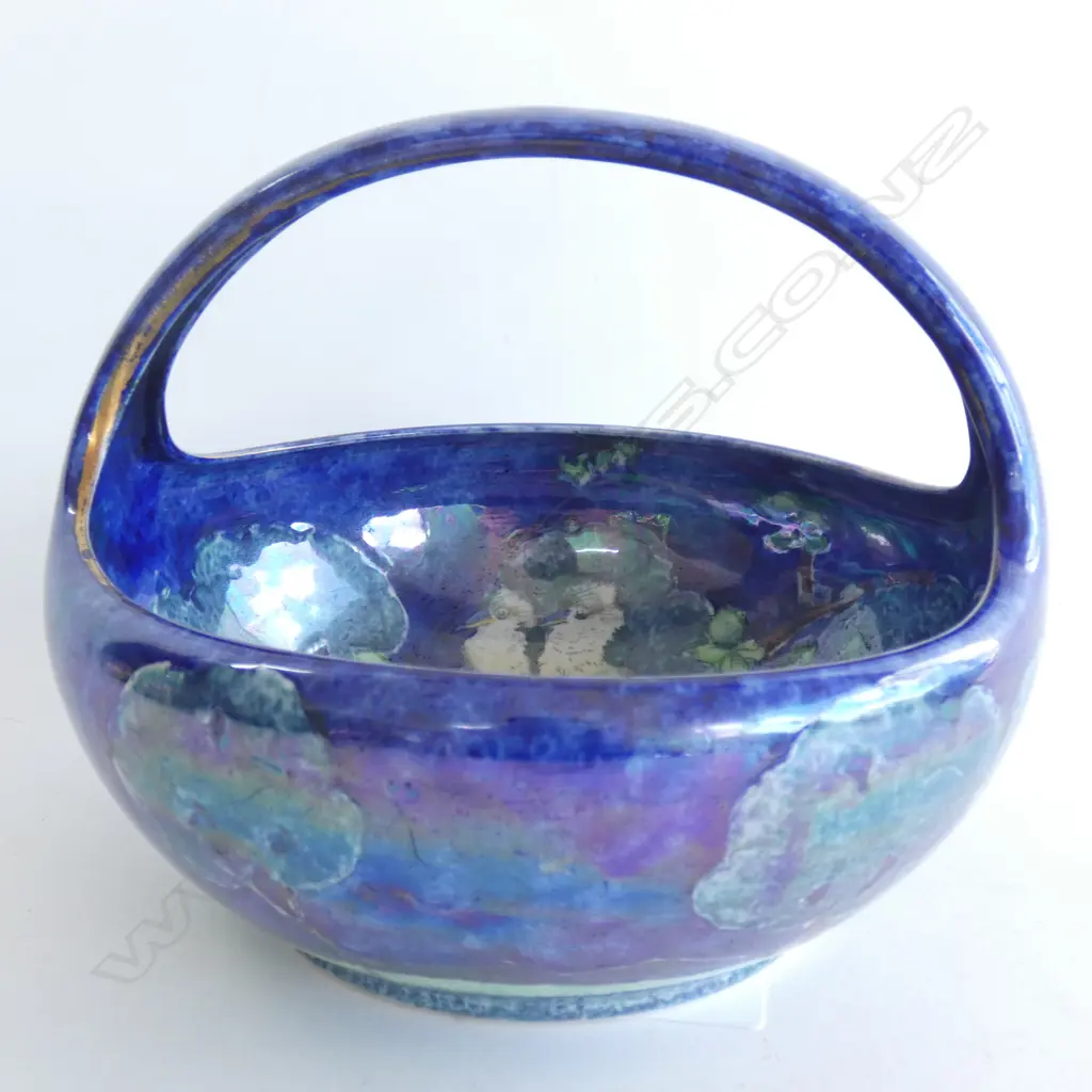 A Grimwades Byzanta ware basket Image 1++