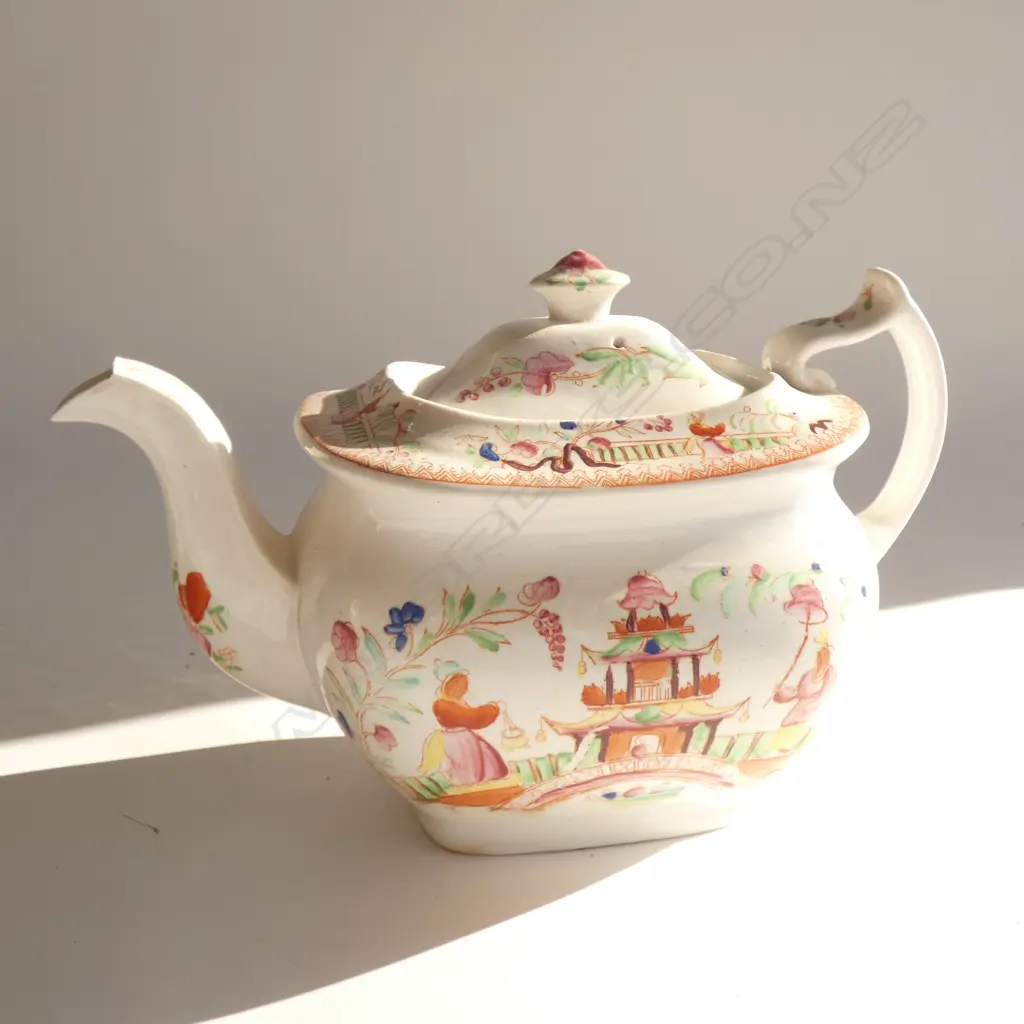 A STAFFORDSHIRE TEAPOT, GEORGIAN STYLE, CHINOISERIE Image 1++