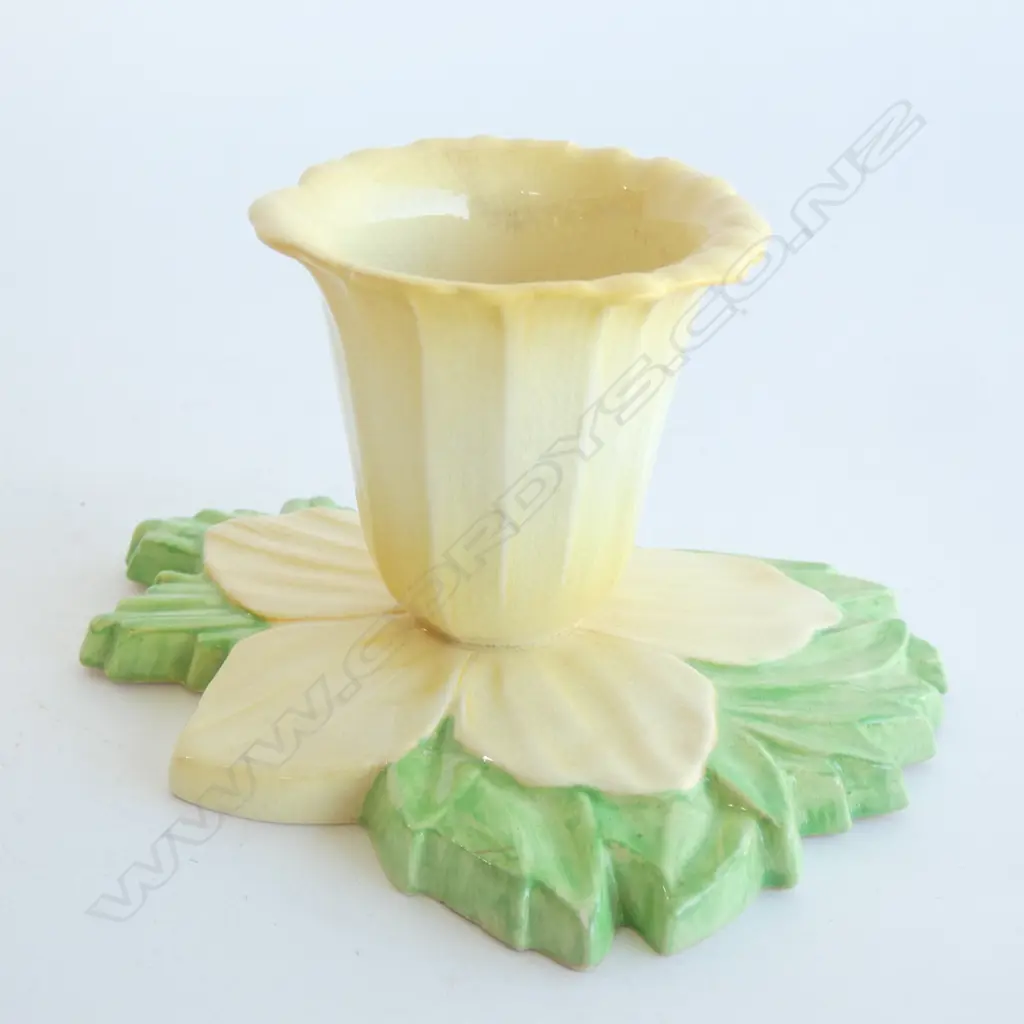 A CARLTON WARE EMBOSSED VASE, SHAPED AS DAFFODIL. 70 x 115mm Image 1++