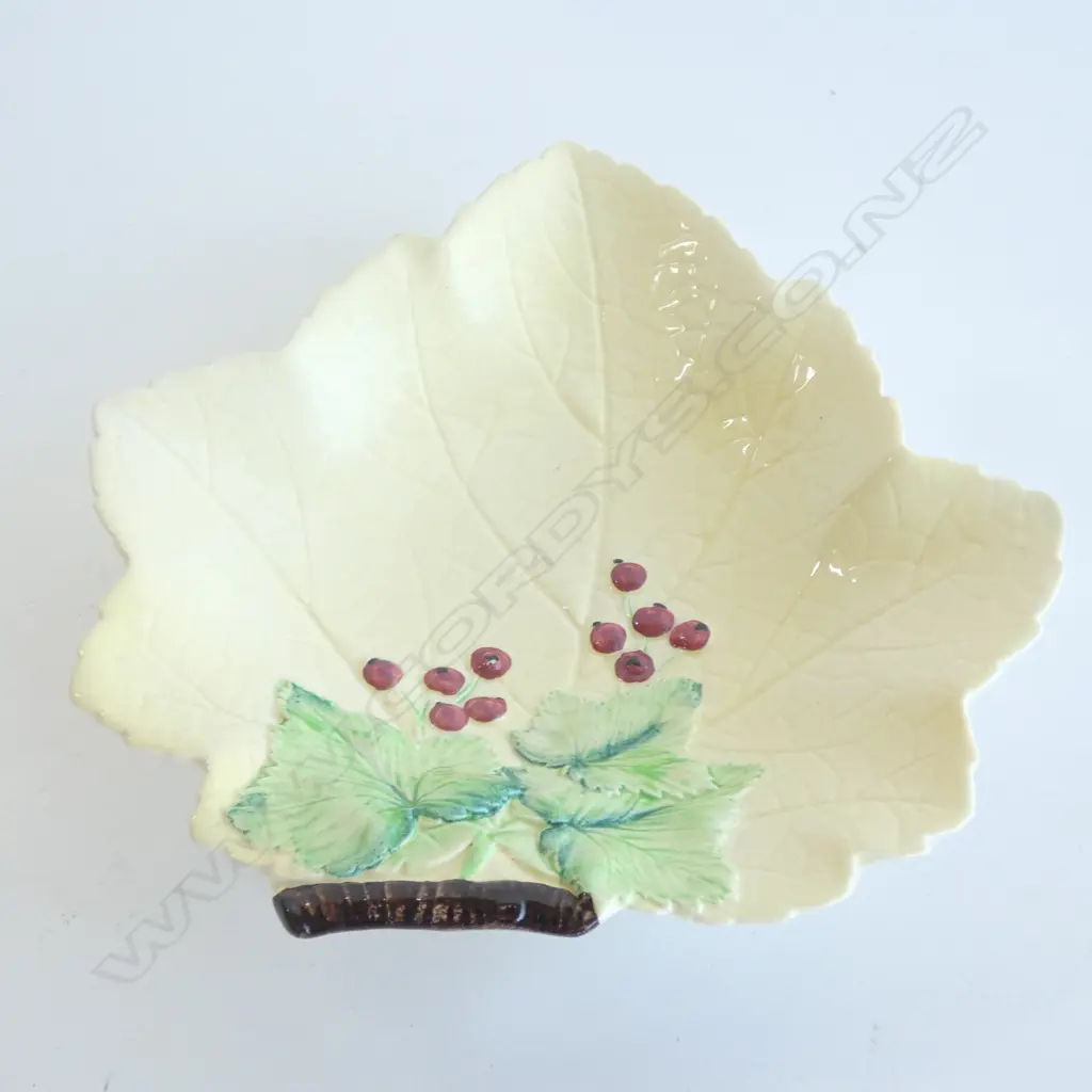 A CARLTON WARE EMBOSSED DISH. W.105mm Image 1++