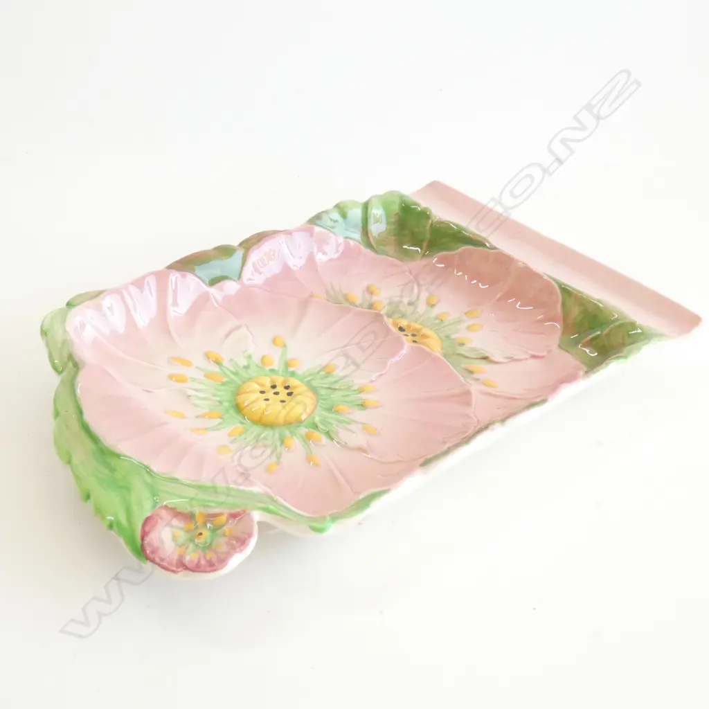 A CARLTON WARE EMBOSSED PINK BUTTERCUP CHEESE DISH. (185 x 100mm) Image 1++
