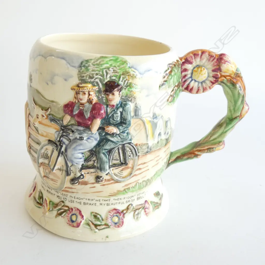 A CROWN DEVON MUSICAL JUG, "DAISY BELLE". WORKING.  H.130mm Image 1++