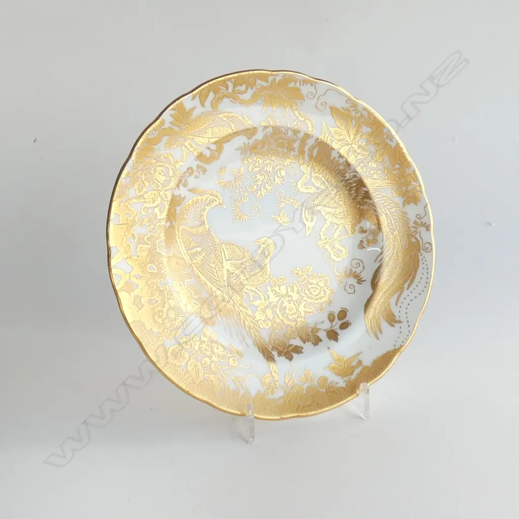 A ROYAL CROWN DERBY ROUND PLATE, "GOLD AVES" A.1235  XXXVI. Dia.210mm Image 1++
