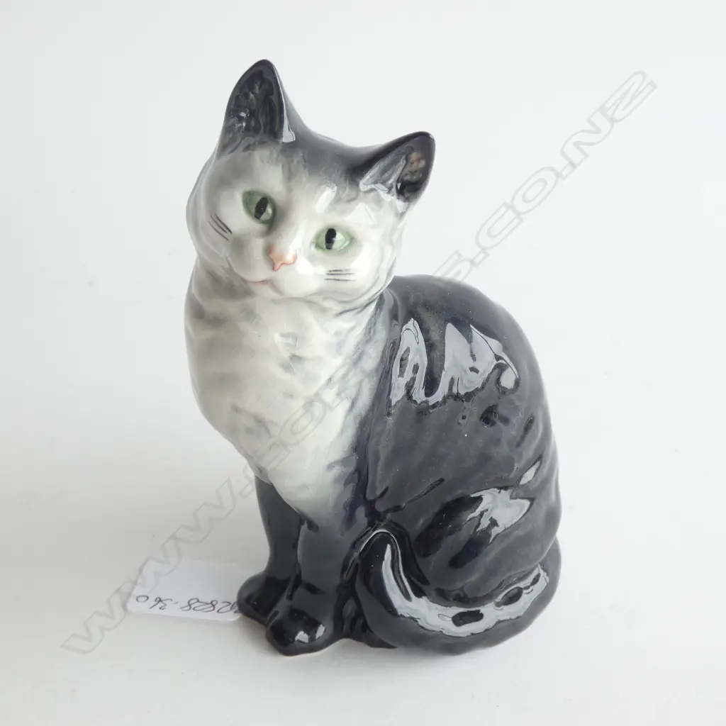 A BESWICK CAT, GREY, NO.1030. H.160mm Image 1++