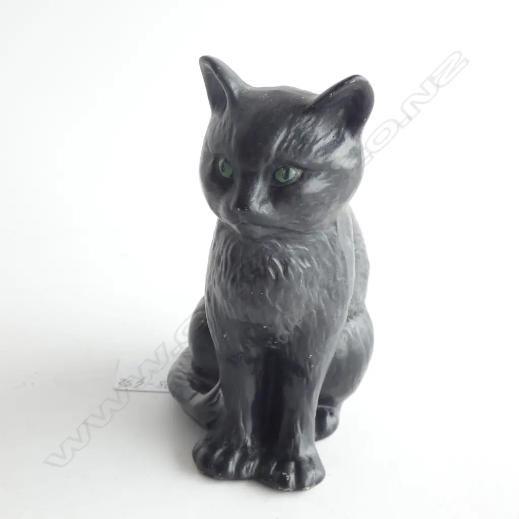 A SYLVAC CAT, BLACK MATT, 1086. OLD - WITH MINOR LOSSES. H.120mm Image 1++