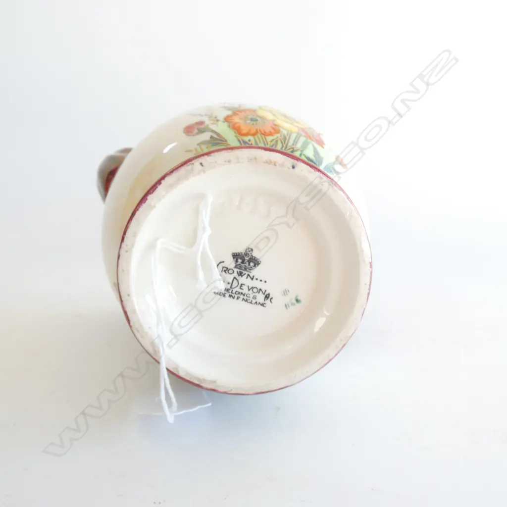 A CROWN DEVON ROUGE ROYALE VASE, WITH TREE & FLOWER PATTERN ON WHITE GROUND. H.150mm Image 1++