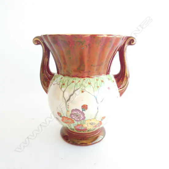 A CROWN DEVON ROUGE ROYALE VASE, WITH TREE & FLOWER PATTERN ON WHITE GROUND. H.150mm