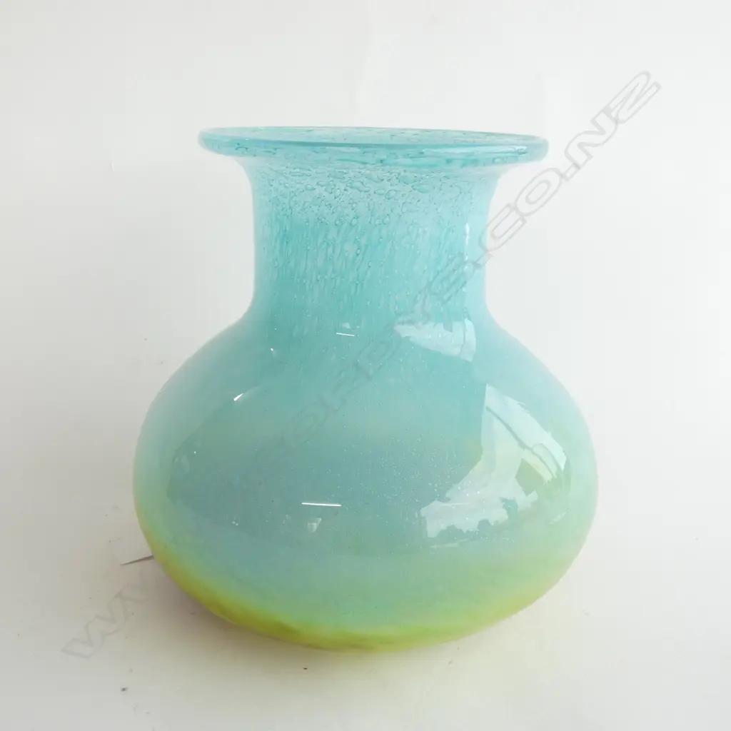 AN EKENAS SWEDISH ART GLASS VASE DESIGNED BY JOHN-ORWAR LAKE*, ENGRAVED MARK 1561/17 J. O LAKE. H.195mm… Image 1++