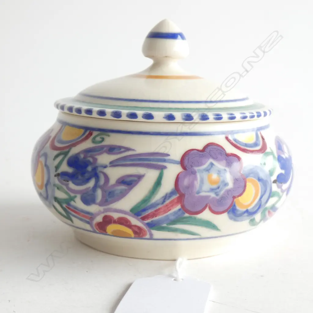 A POOLE BLUEBIRD DESIGN SMALL COVERED BOWL, PAINTED BY GWEN HASKIN 1938-77. 95 X 80mm Image 1++