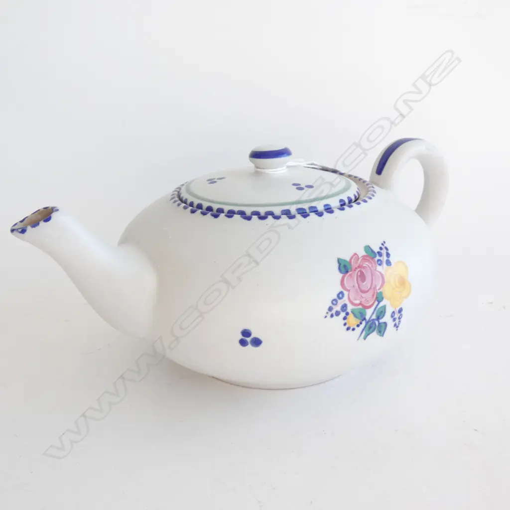 A POOLE (CARTER STABLER ADAMS) TEAPOT, c. 1920-21. Image 1++