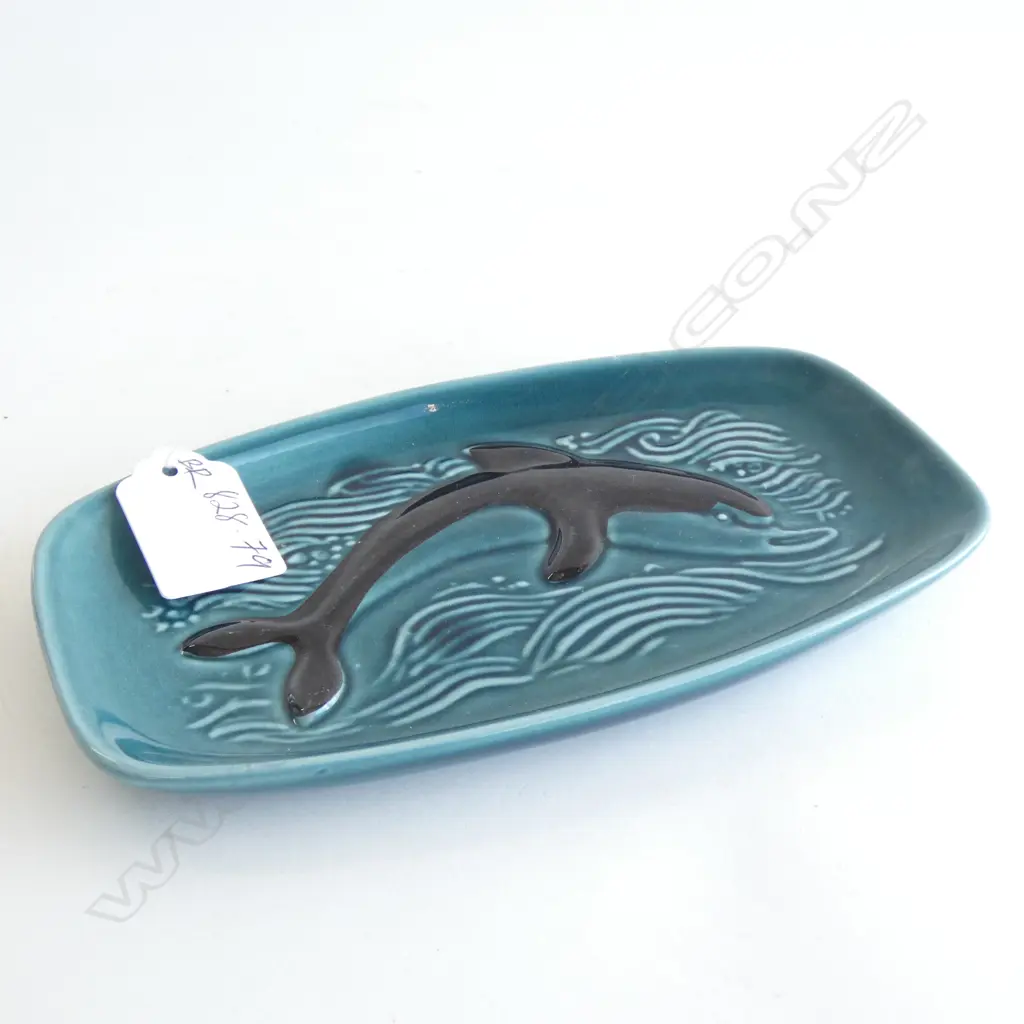 A POOLE DOLPHIN TRAY, 178 X 100mm Image 1++