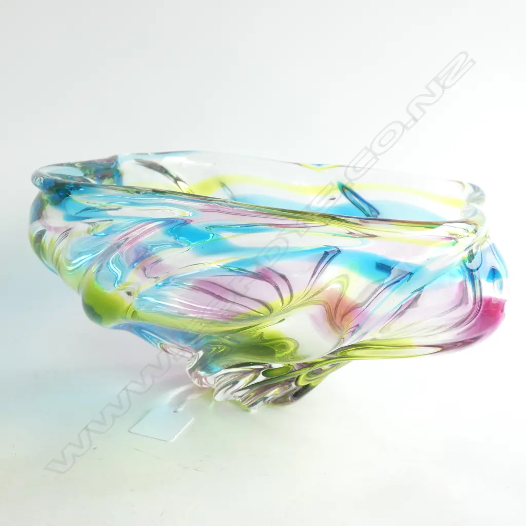 A GLASS MURANO BOWL, CLEAR WITH BLUES AND PINKS Image 1++
