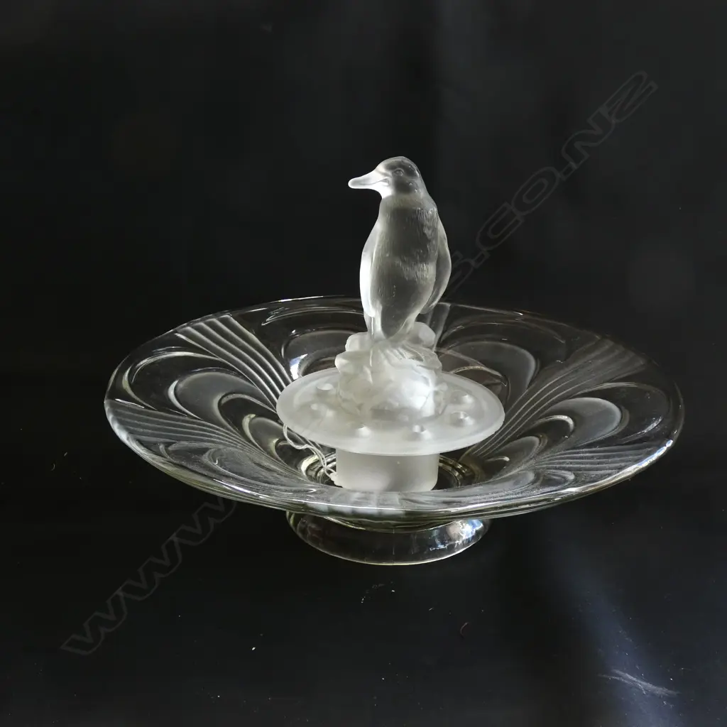 A CZECHOSLOVAKIAN GLASS ART DECO FLOWER BOWL AND PENGUIN CENTREPIECE ‘FROG’, c.1929… Image 1++